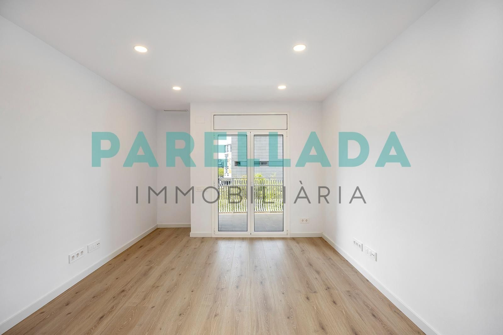 Bedroom of Flat for sale in Badalona  with Air Conditioner, Heating and Parquet flooring