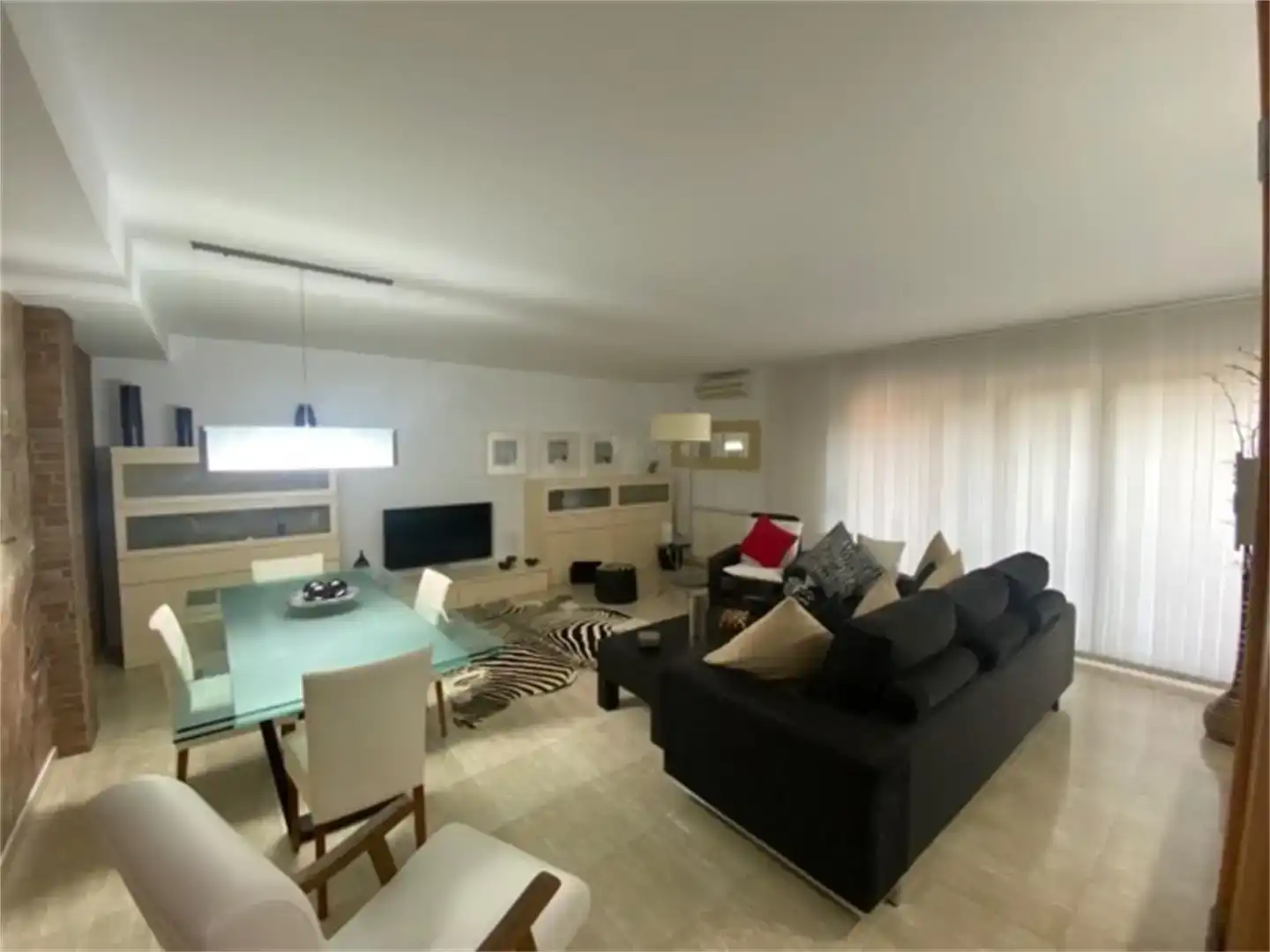 Sala d'estar de Dúplex en venda en Sant Cebrià de Vallalta amb Aire condicionat, Jardí privat i Piscina