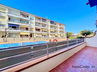 Vista exterior de Apartament en venda en L'Estartit amb Piscina