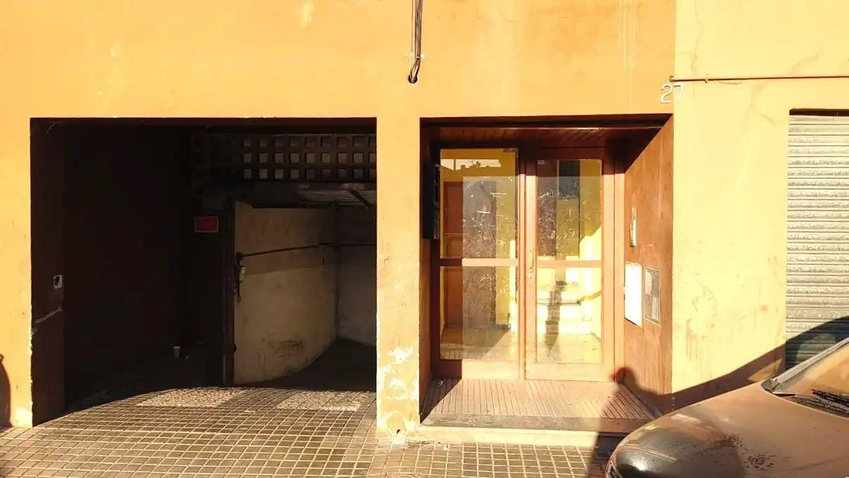 Garage zum Verkauf in Banyoles