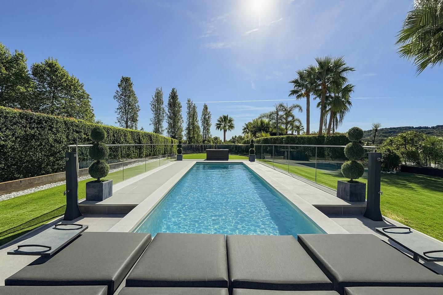 Swimming pool of Apartment for sale in Sotogrande  with Air Conditioner, Heating and Private garden
