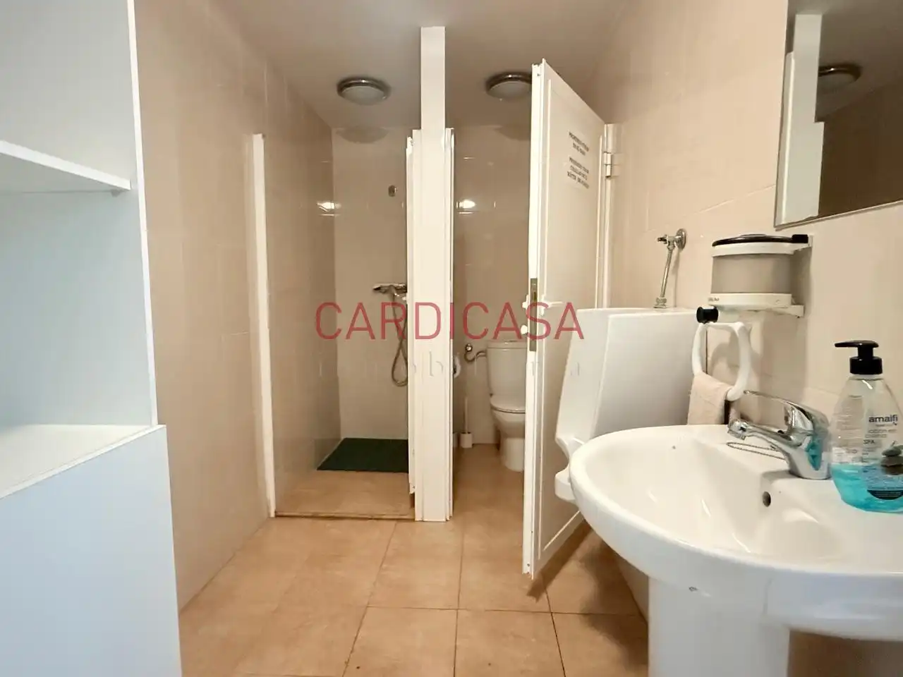 Baño de Nave industrial de alquiler en Redondela