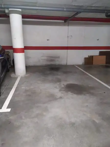 Parking de Piso en venta en Vélez-Málaga con Trastero, Amueblado y Piscina comunitaria