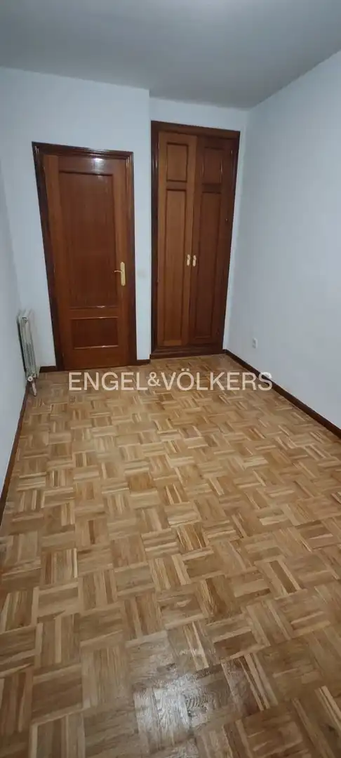Flat for rent in Madrid  with Heating, Private garden and Parquet flooring