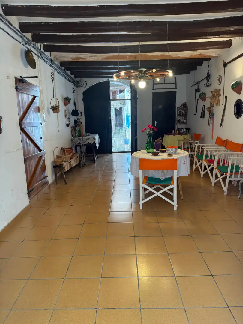Casa amb terrassa en venda a Sant Jaume de Llierca, imagen 2
