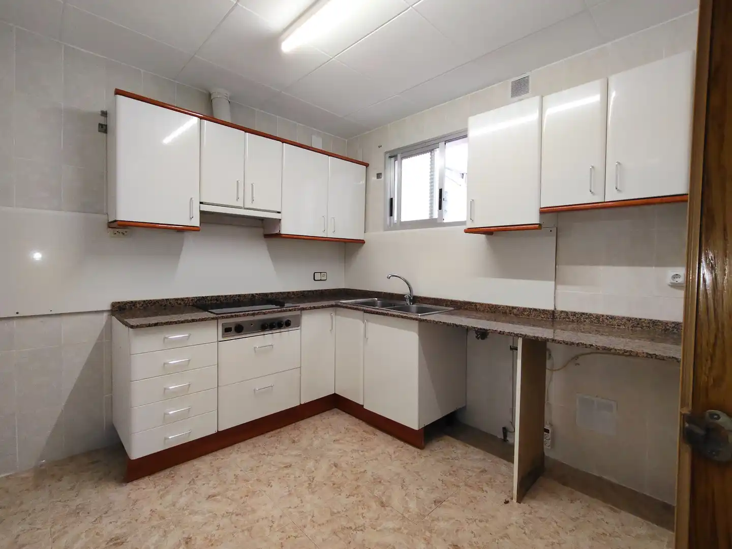 Cocina de Piso en venta en Ripollet con Calefacción, Parquet y Terraza