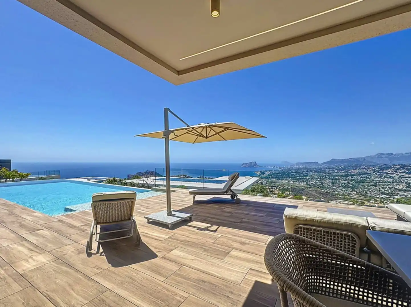 Chalet con piscina en venta en Cumbre del Sol