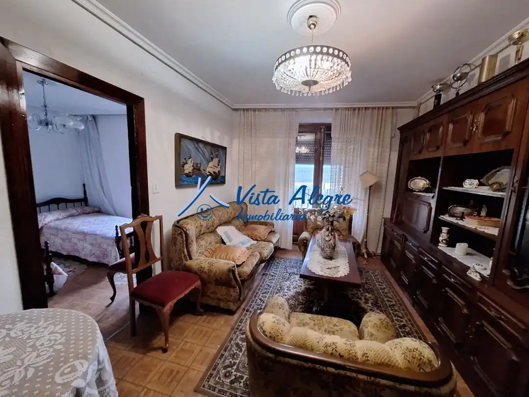Sala d'estar de Casa o xalet en venda en San Vicente de la Sonsierra amb Terrassa, Traster i Moblat