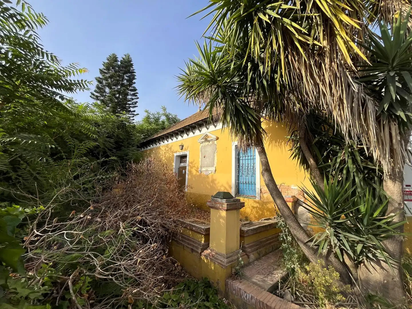 Vista exterior de Casa o chalet en venta en Dos Hermanas con Piscina