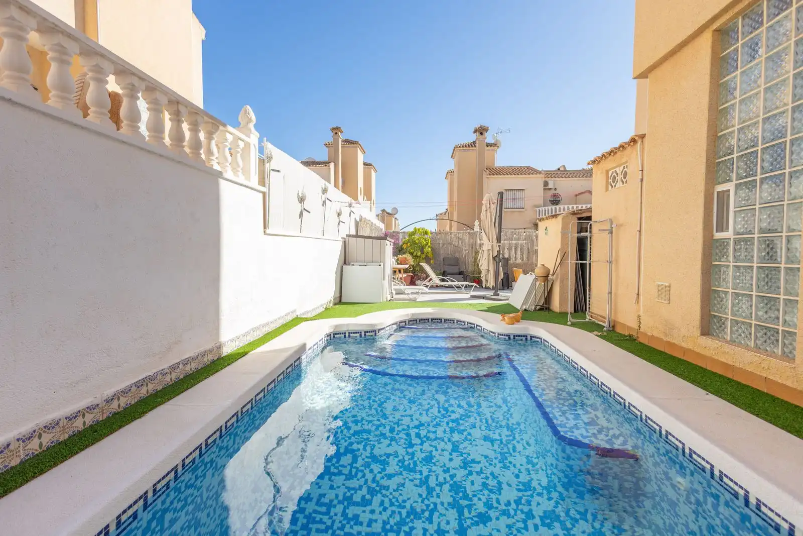 Piscina de Casa adosada en venta en Orihuela con Jardín privado, Terraza y Piscina