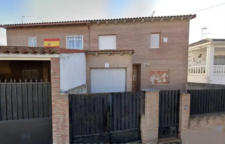 Casa pareada en venta en C/ Canalejas