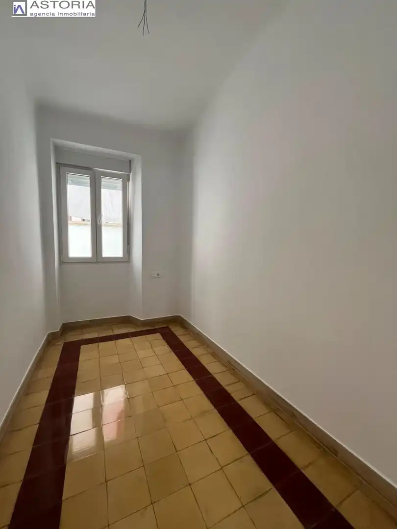 Wohnung zur Miete in Calle Calle Pintor Rodríguez Acosta, Camino de Ronda