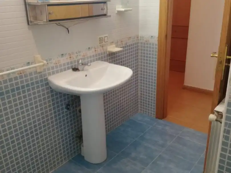 Piso con ascensor en venta en Calle Cristóbal Colón 77, imagen 9