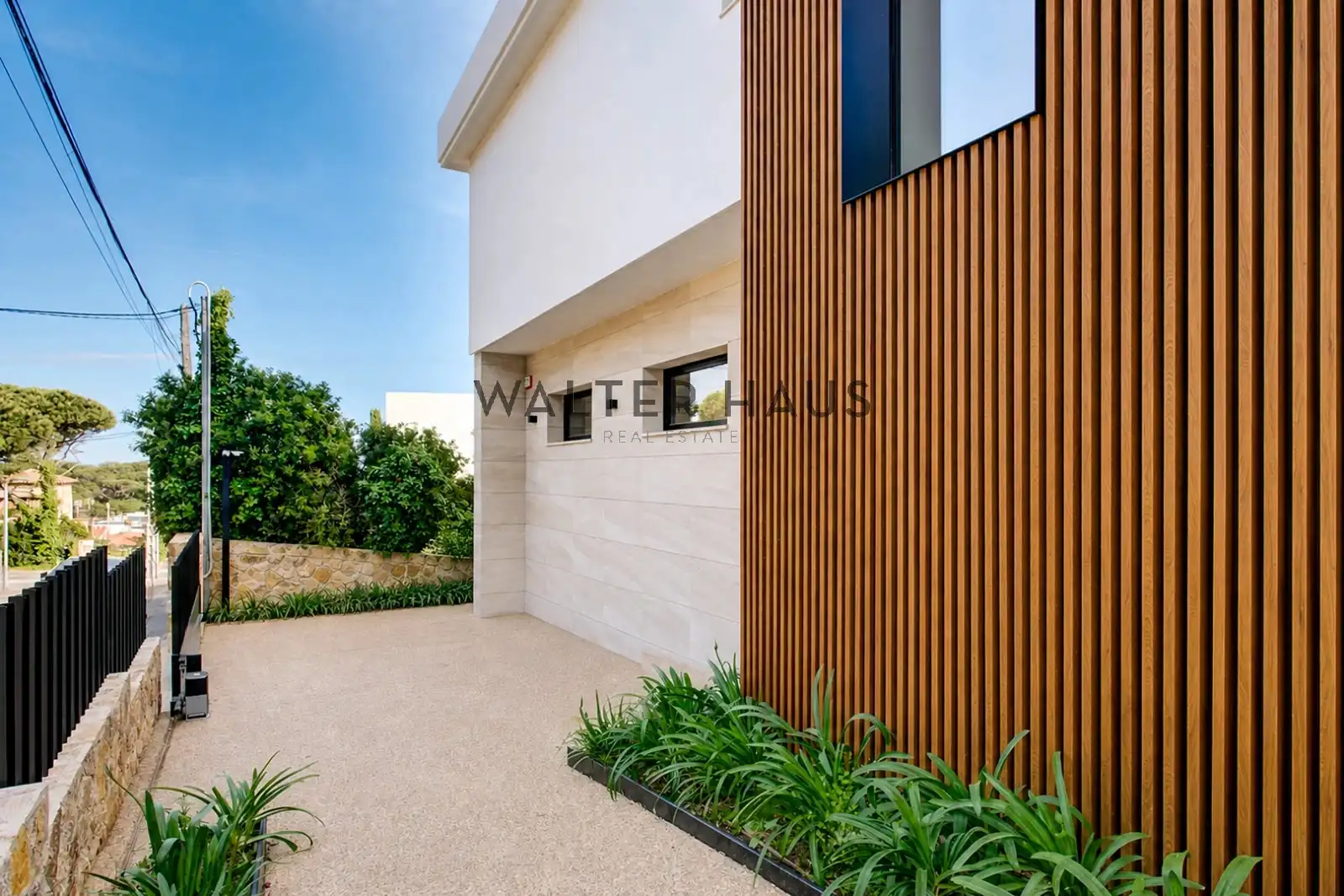 Vista exterior de Casa o chalet en venta en Sant Feliu de Guíxols con Aire acondicionado, Jardín privado y Terraza