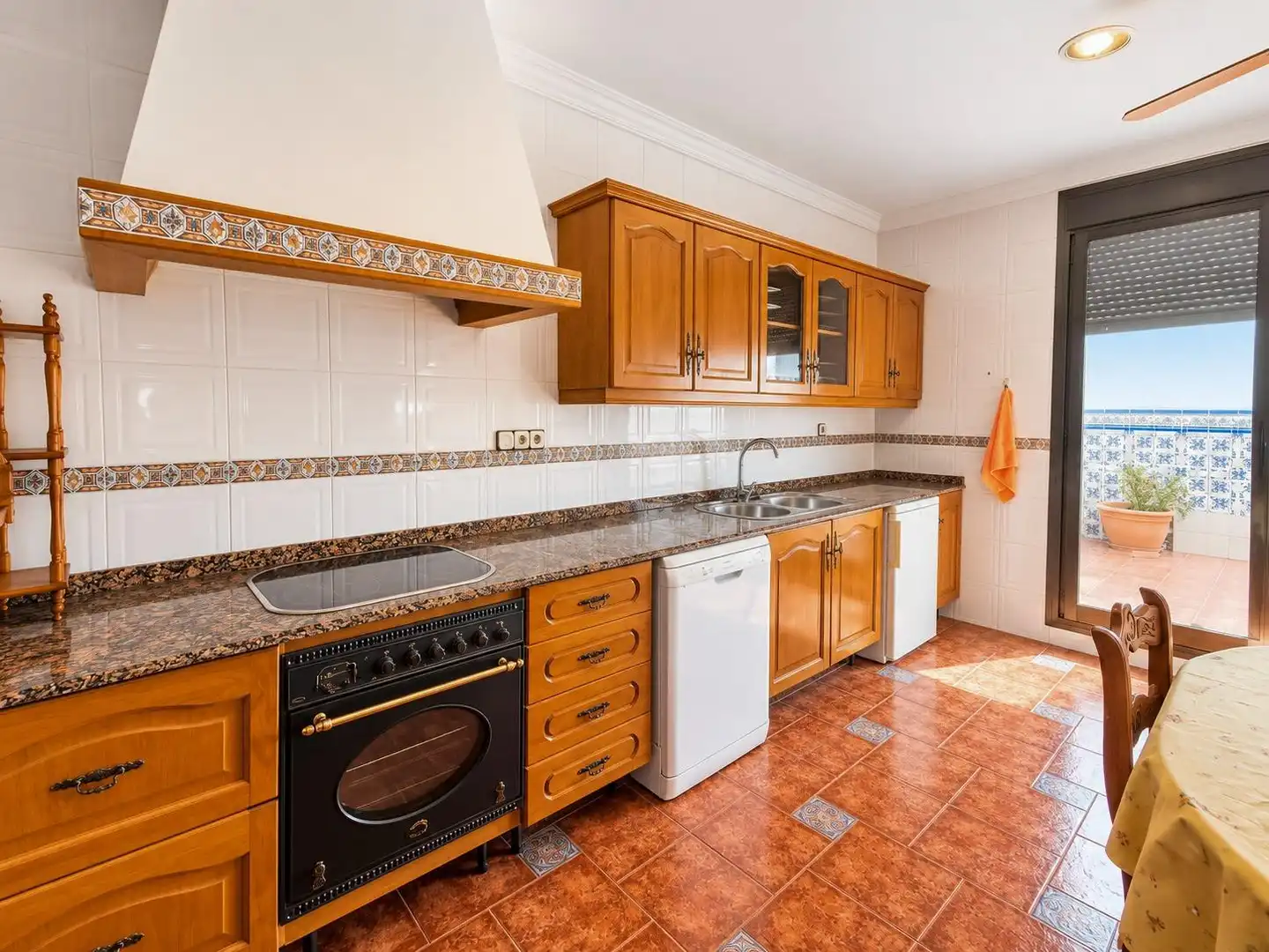 Cocina de Casa o chalet de alquiler en Rafelbuñol / Rafelbunyol, Valencia