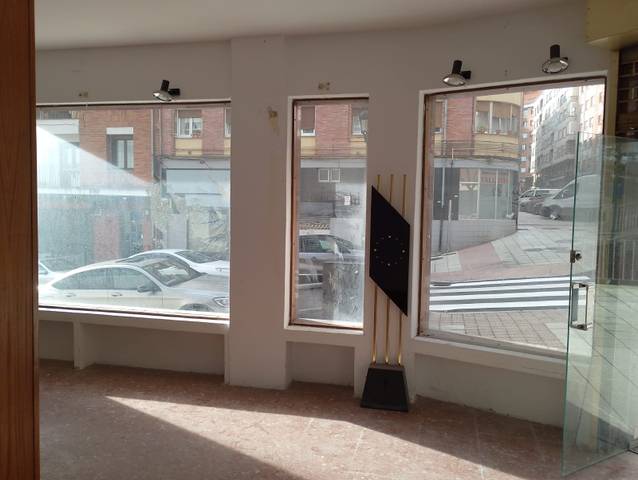 Local comercial en Venta en Calle Maximiliano Arboleya, 13 en Vallobín