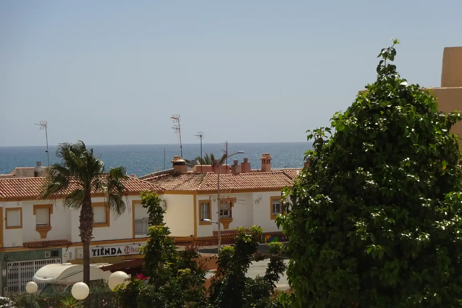 Vista exterior de Casa adosada en venta en Garrucha con Terraza, Amueblado y Piscina comunitaria