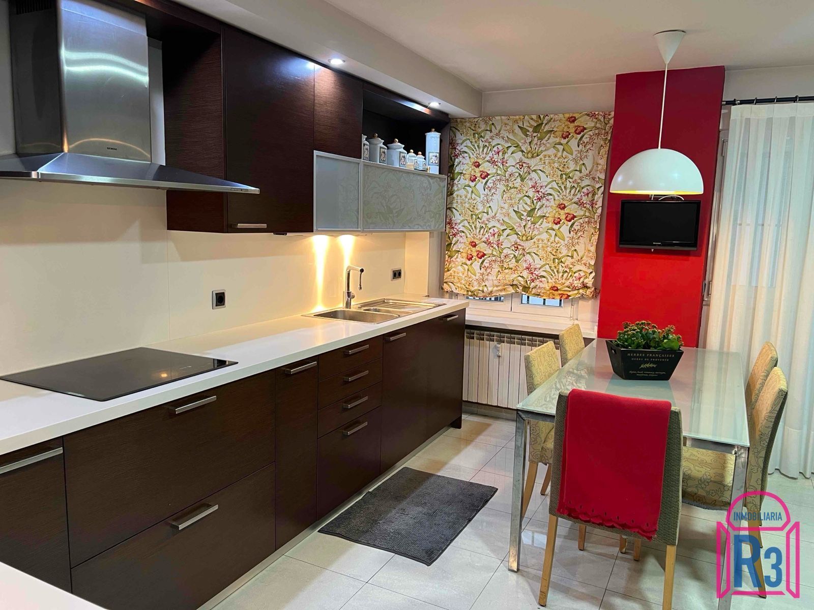 Cuina de Pis en venda en León Capital  amb Calefacció i Terrassa