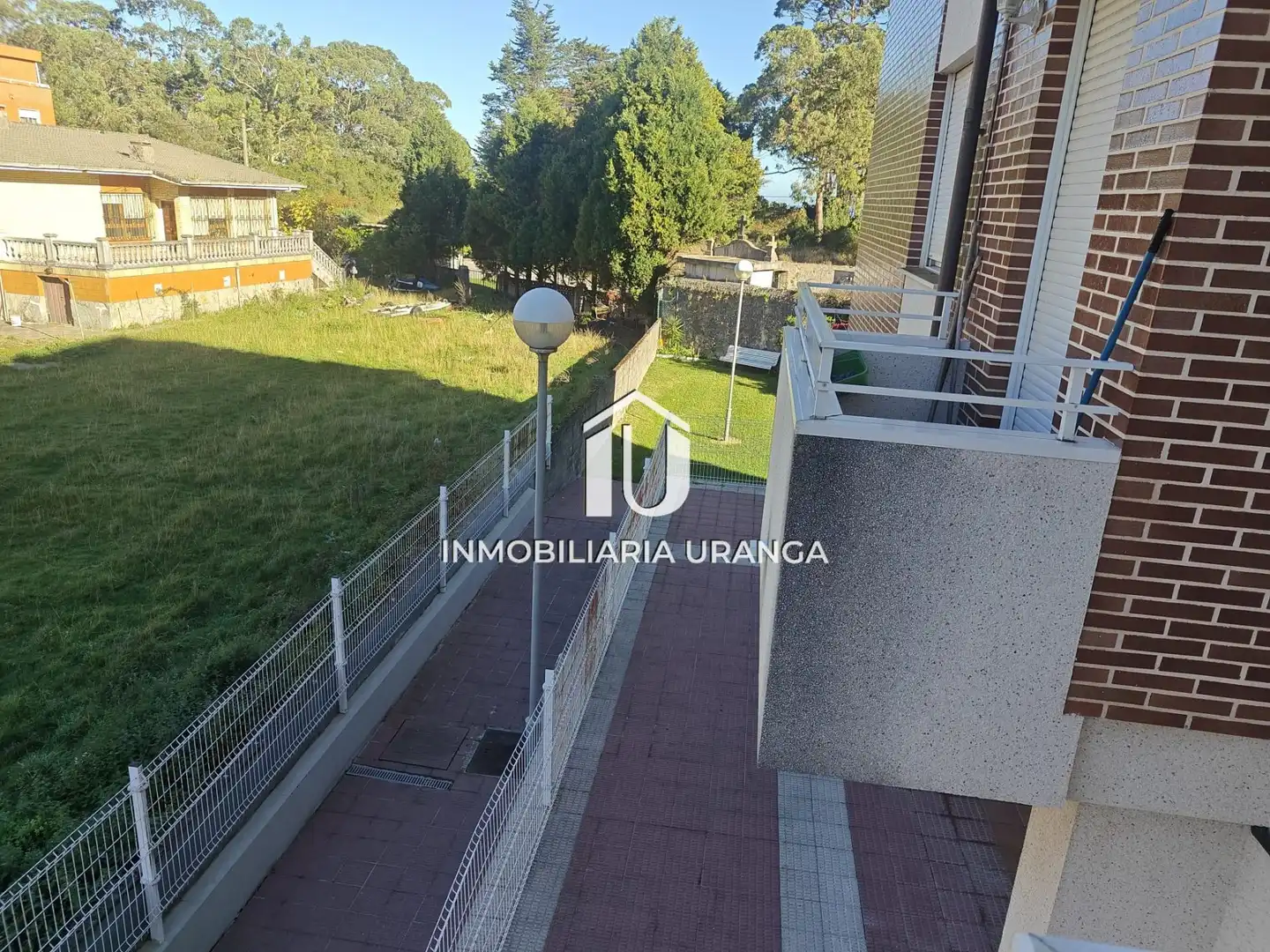 Vista exterior de Pis en venda en Castro-Urdiales amb Calefacció i Moblat