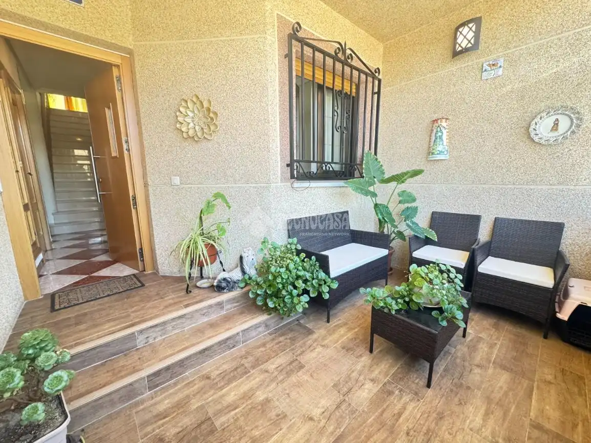 Terrasse von Einfamilien-Reihenhaus zum Verkauf in Yepes mit Klimaanlage, Heizung und Terrasse
