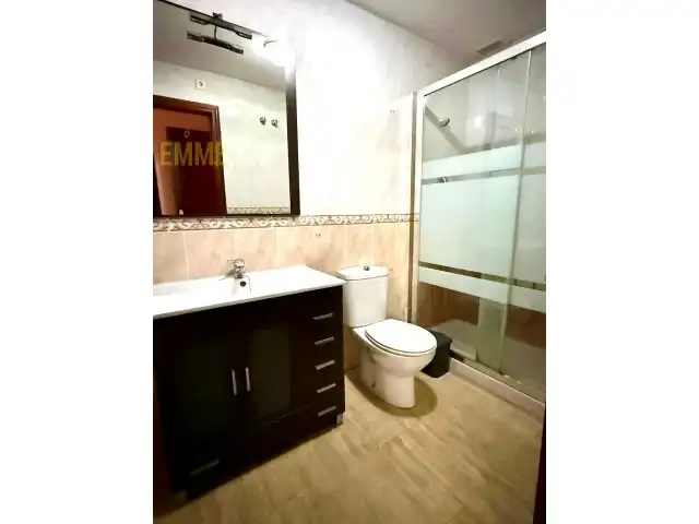 Baño de Piso en venta en Ronda con Amueblado
