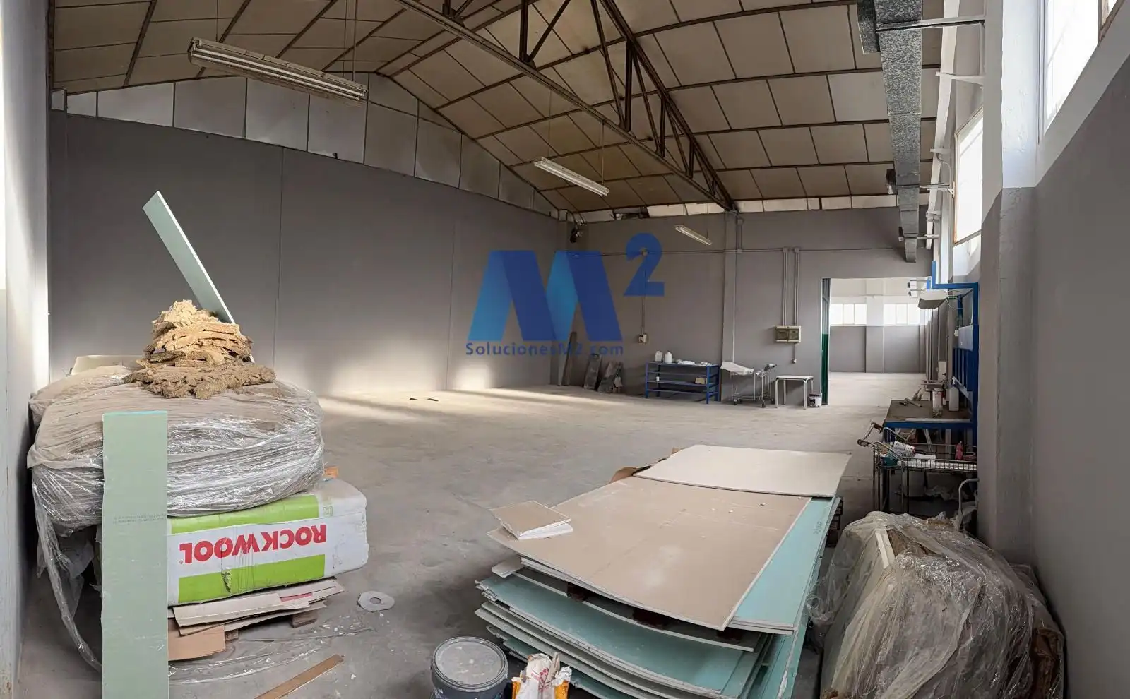 Nau industrial en venda a Peru, La Garena