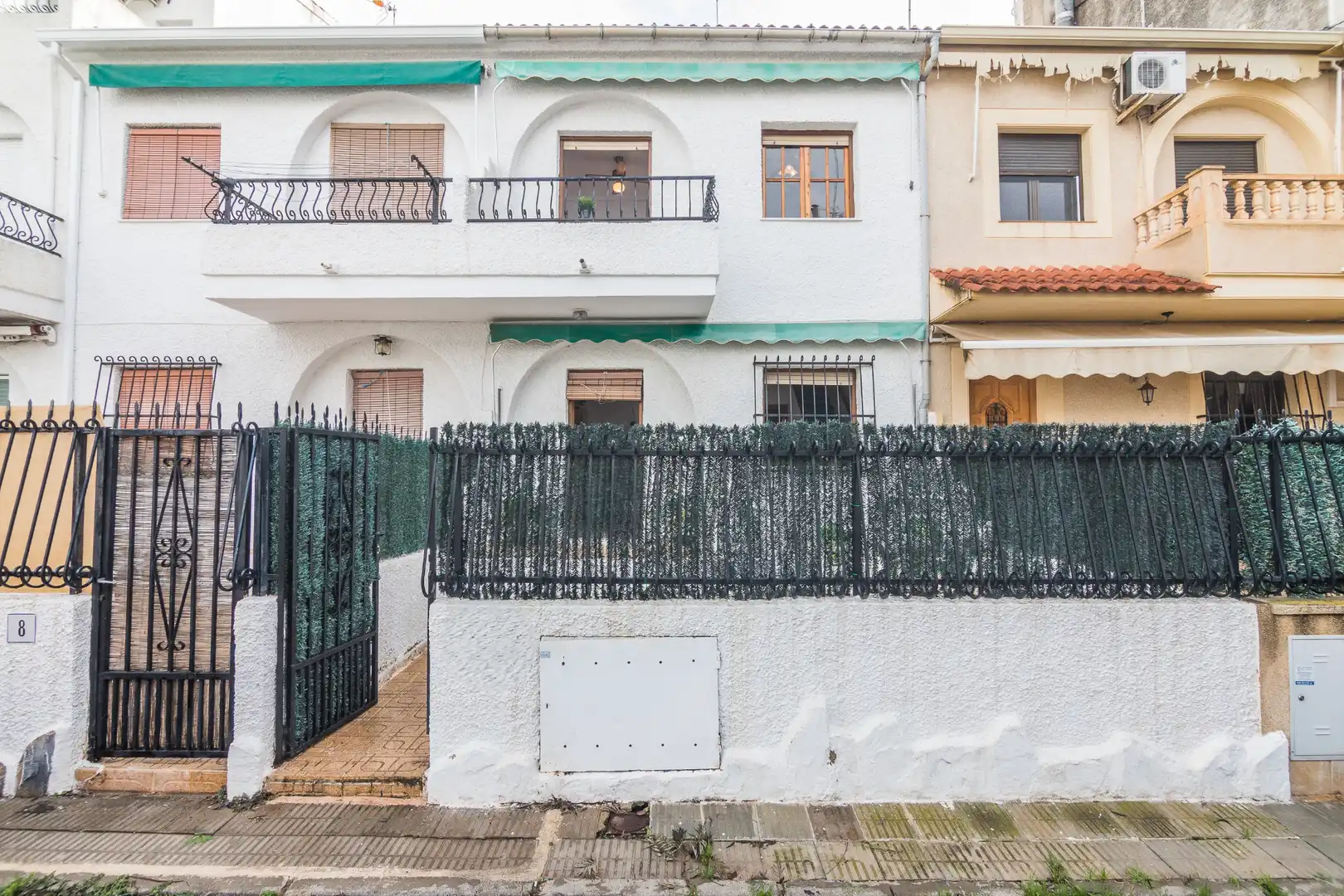 Vista exterior de Casa o xalet en venda en Santa Pola amb Terrassa, Moblat i Balcó