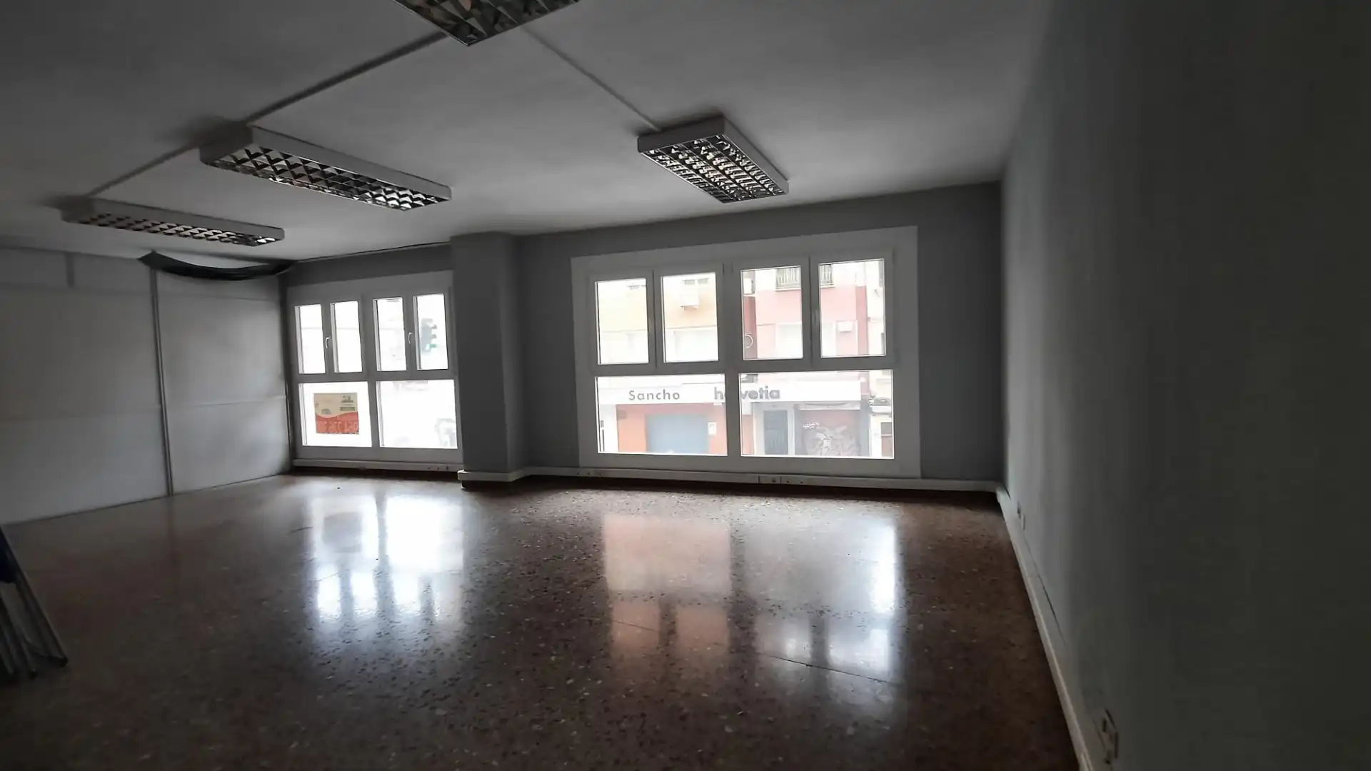 Local de alquiler en Castellón de la Plana / Castelló de la Plana con Aire acondicionado