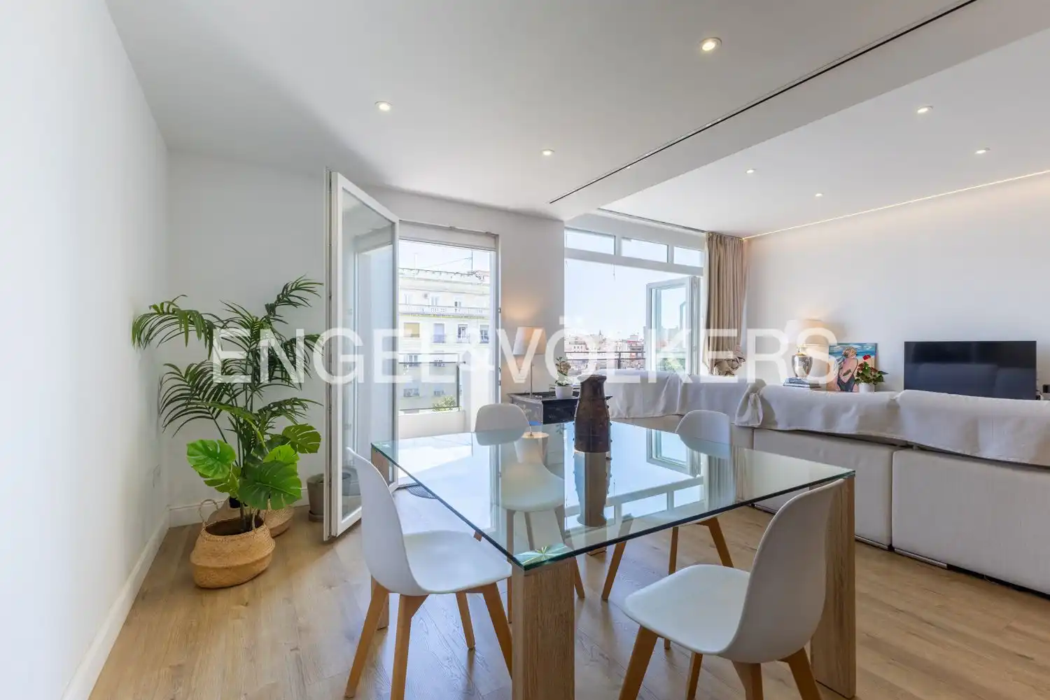 Dining room of Flat for sale in Valencia  with Air Conditioner, Heating and Balcony