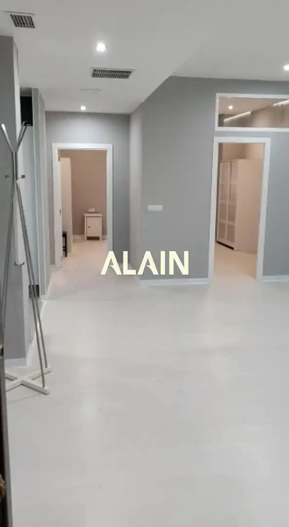 Office for sale in Valencia  with Air Conditioner