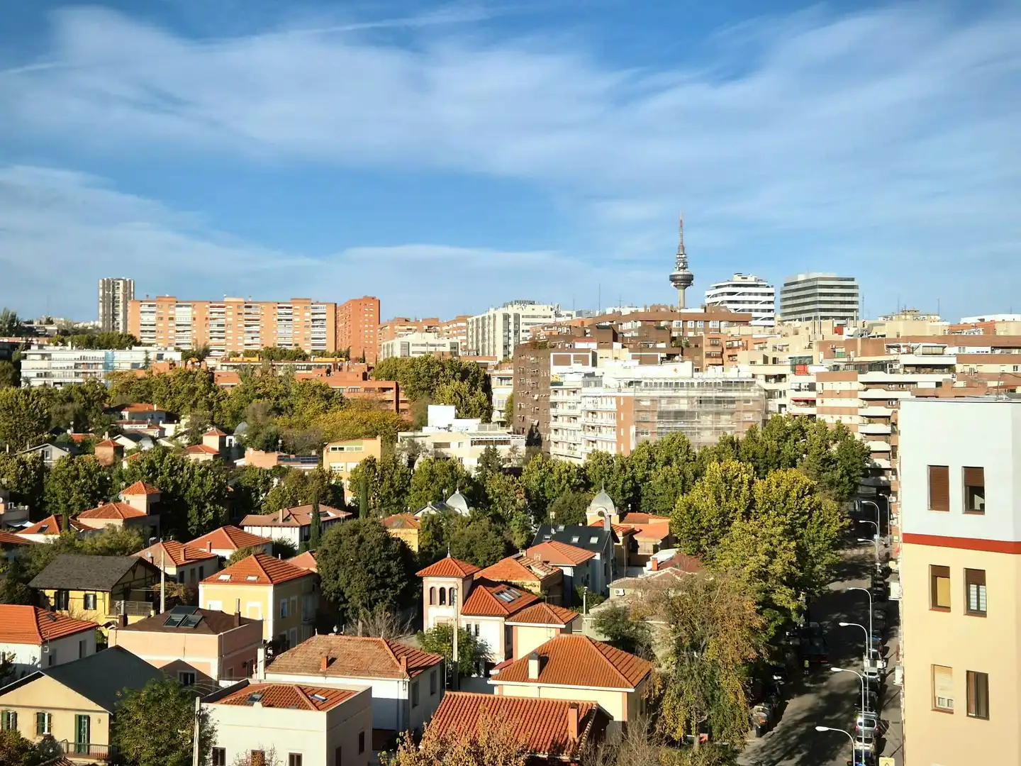 Vista exterior de Àtic en venda en Madrid amb Aire condicionat, Calefacció i Terrassa