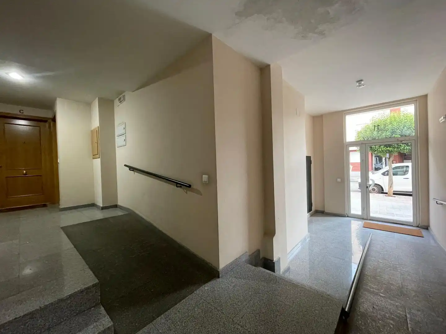 Dachboden zur Miete in Venta de Baños mit Heizung, Parkett und Terrasse