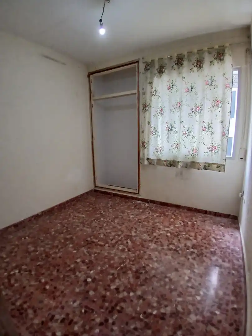 Habitación de Piso en venta en El Puerto de Santa María con Balcón y Alarma