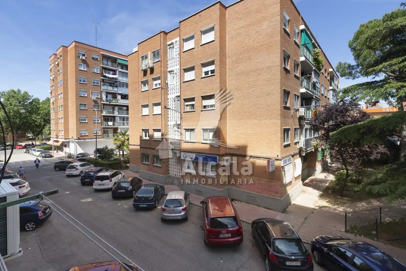 Vista exterior de Pis en venda en Alcalá de Henares amb Aire condicionat, Calefacció i Terrassa