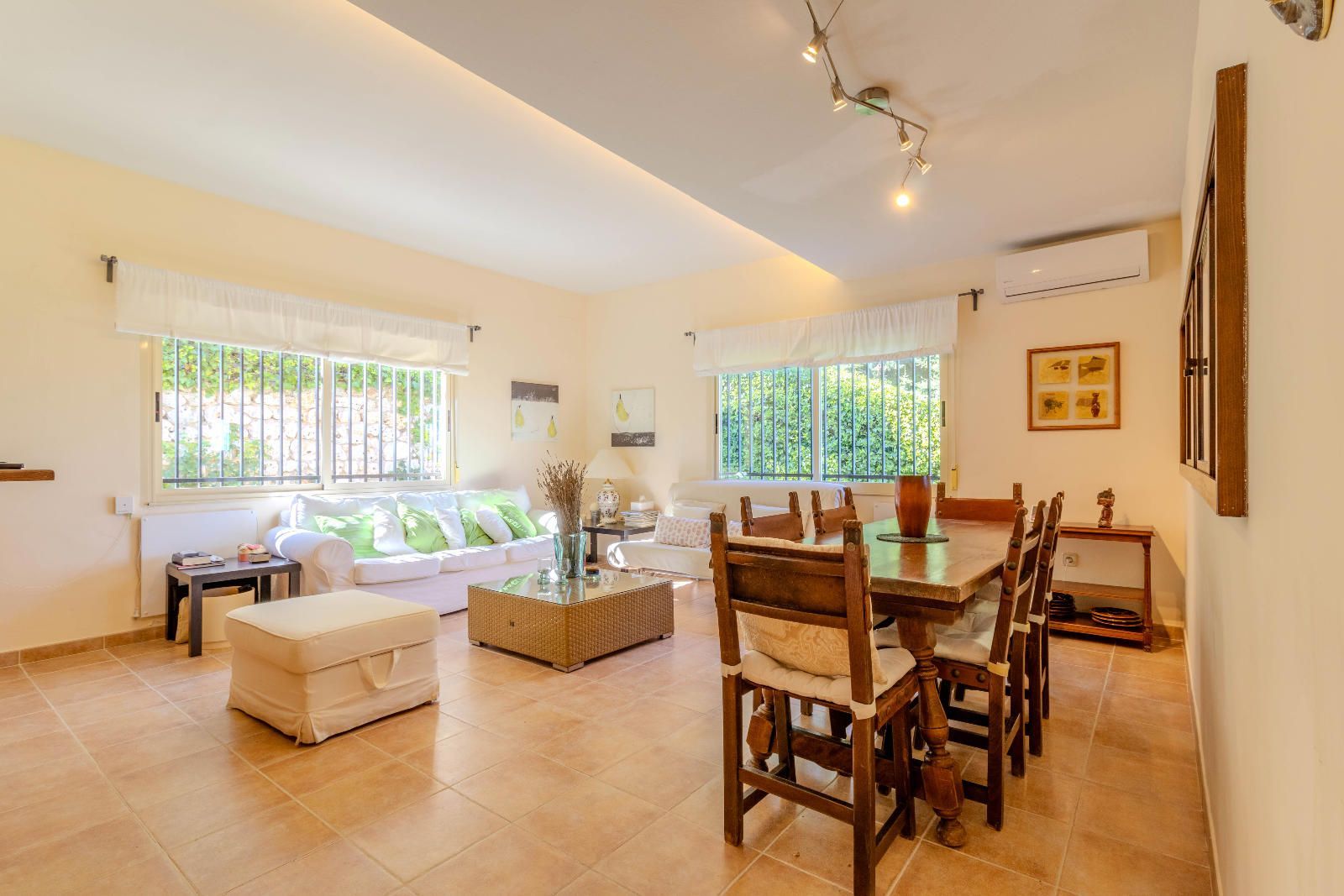 Comedor de Casa o chalet en venta en Guadalajara Capital con Aire acondicionado, Calefacción y Jardín privado