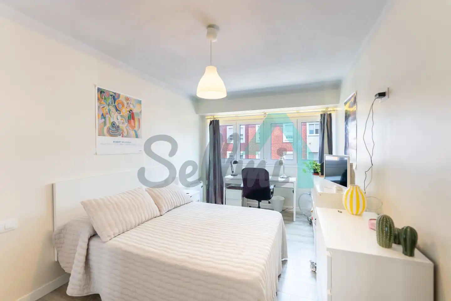 Habitación de Piso para compartir en Oviedo  con Calefacción y Amueblado