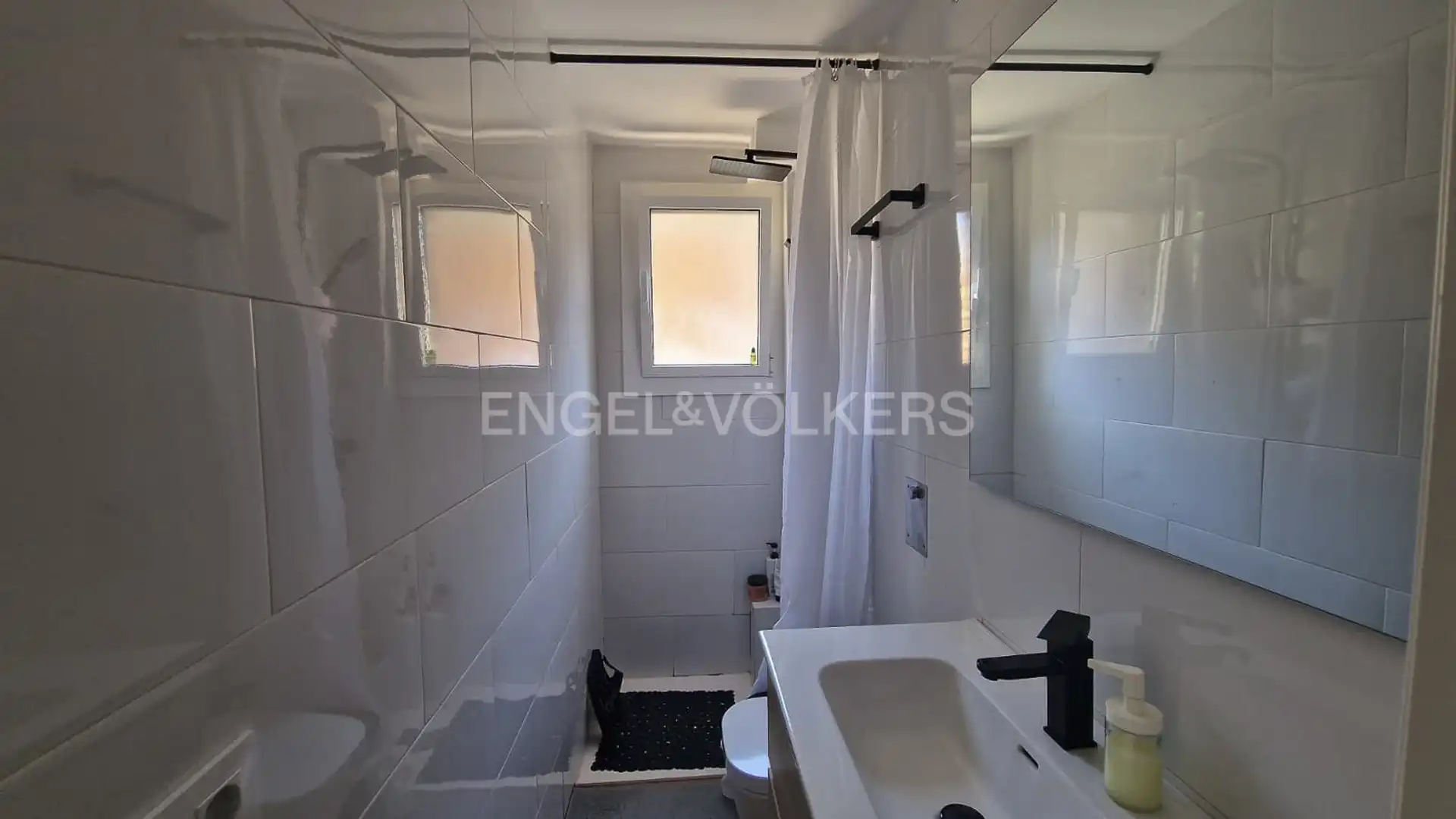 Baño de Piso en venta en Barcelona con Calefacción y Balcón