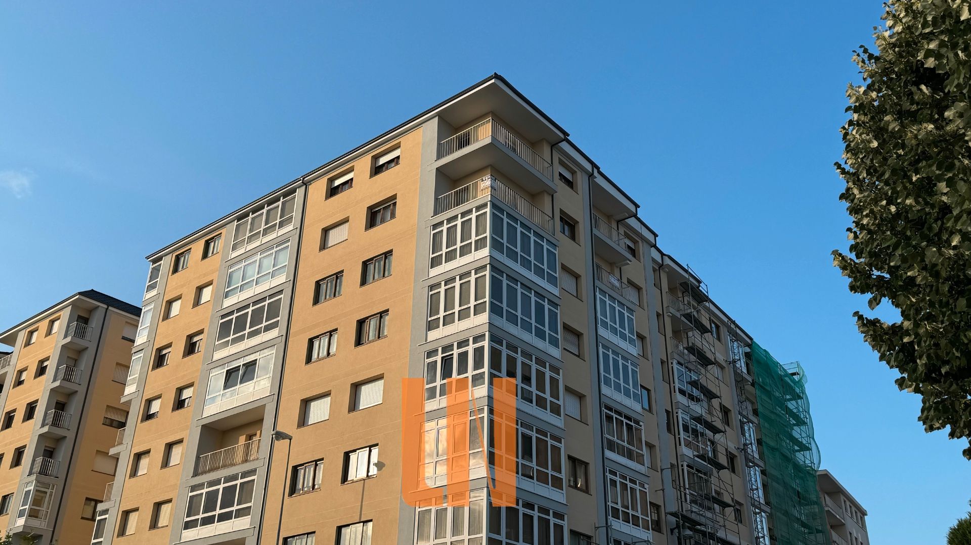Vista exterior de Pis en venda en Lugo Capital amb Calefacció, Parquet i Terrassa