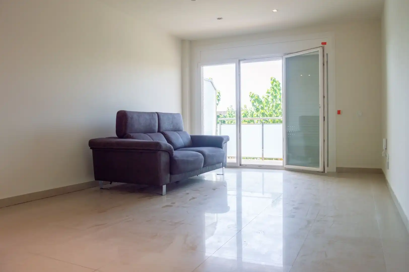Living room of Flat for sale in Llagostera  with Air Conditioner, Terrace and Community pool