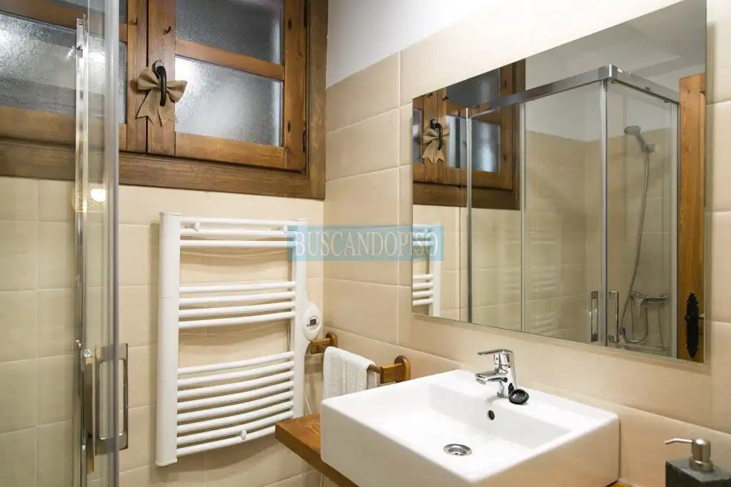 Baño de Apartamento en venta en Ajamil de Cameros con Calefacción, Amueblado y Balcón