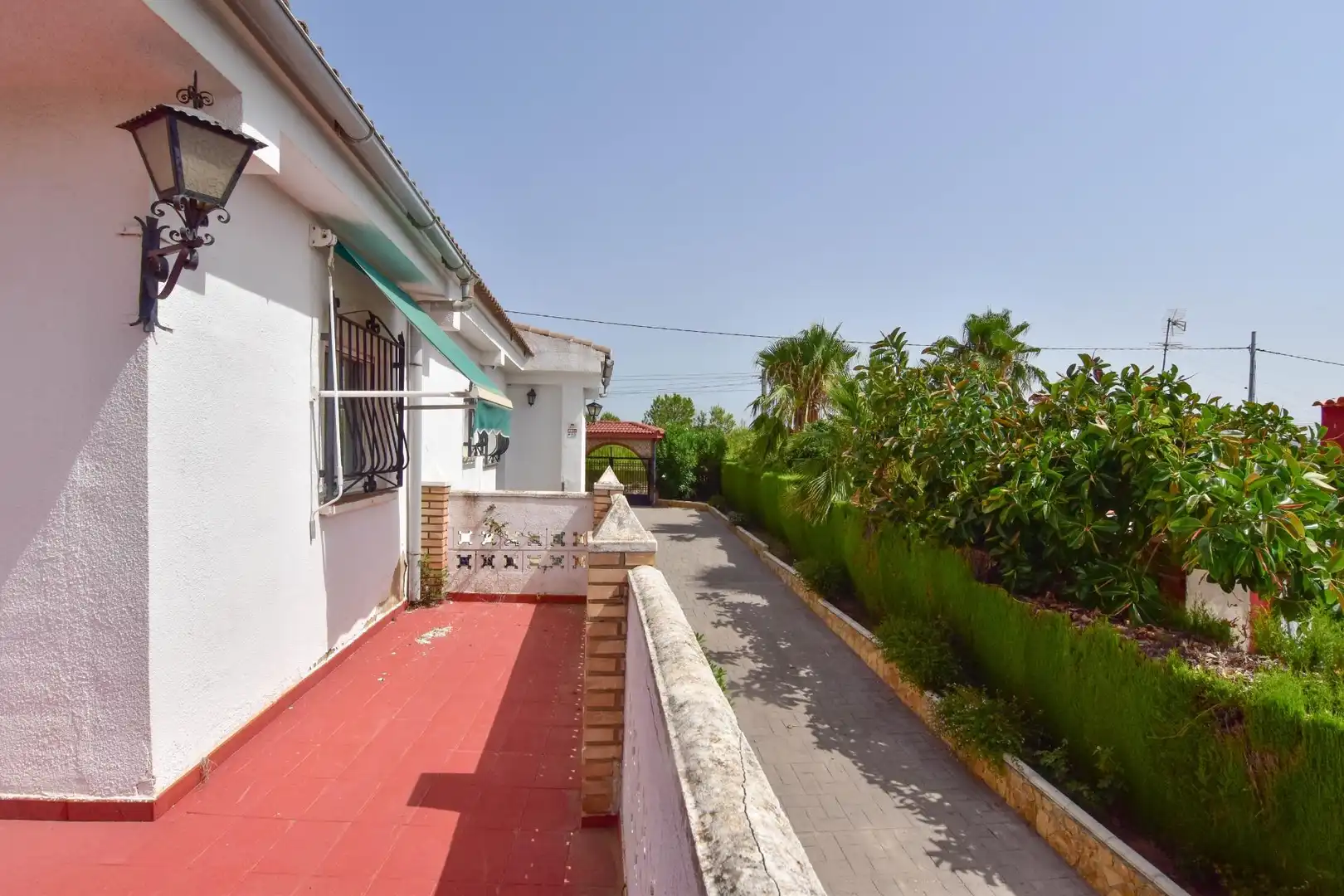 Vista exterior de Casa o chalet en venta en Montserrat con Aire acondicionado, Calefacción y Jardín privado