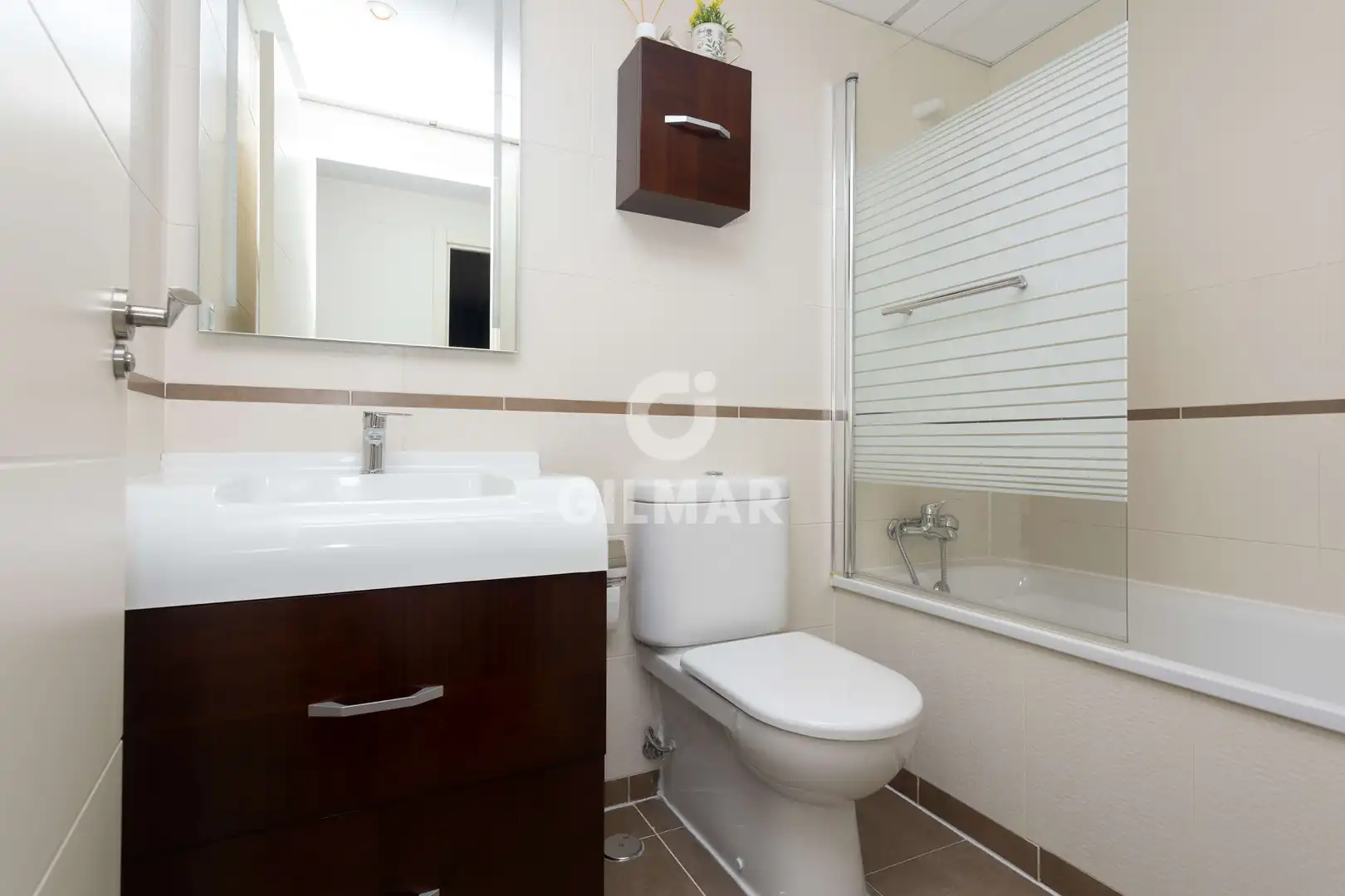 Bathroom of Flat for sale in Madrid  with Heating, Private garden and Storage room