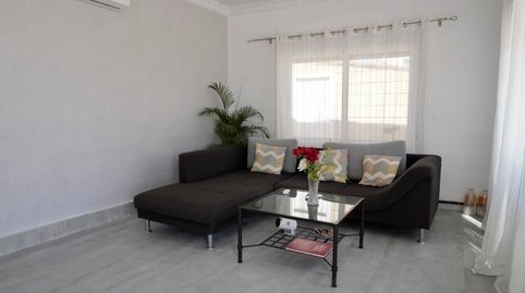 Villa renovada de 5 dormitorios con piscina privada y garaje en el centro de Quesada. Situada en una ubicación privilegiada justo, imatge 4
