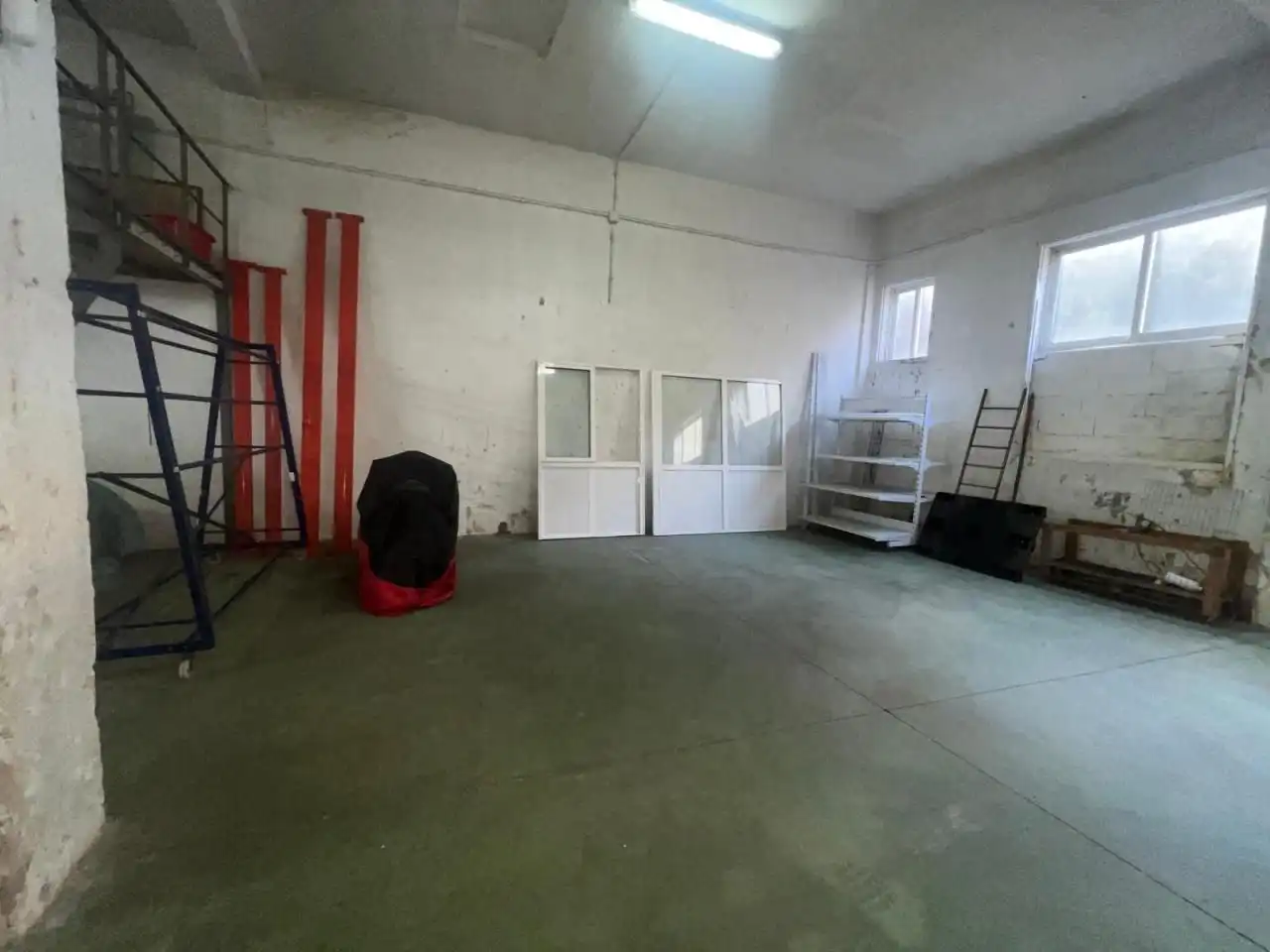 Commercial properties for sale in Avenida Avenida de portugal, 123, A Carballeira