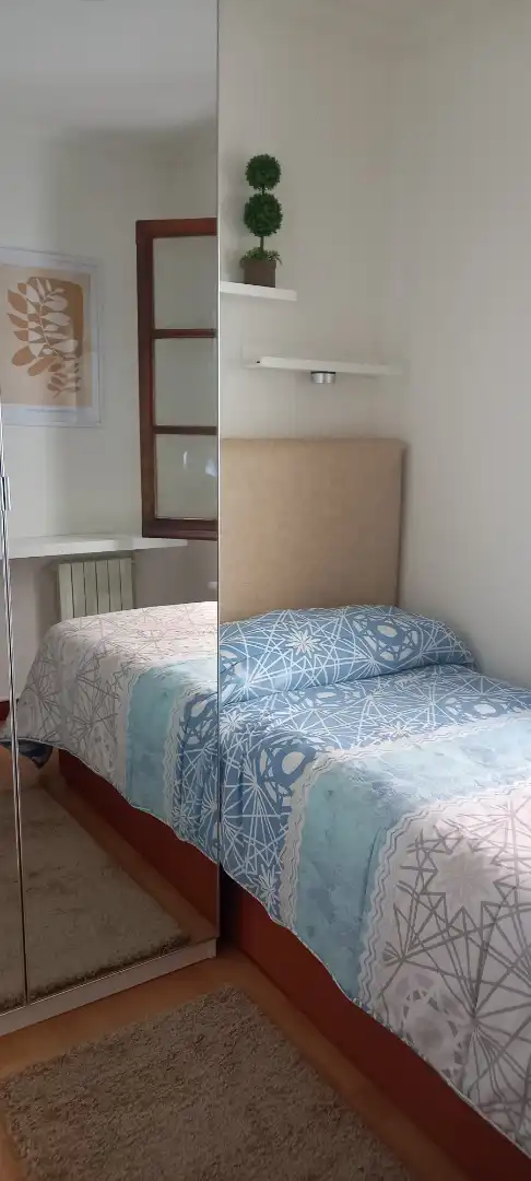 Bedroom of Flat for rent in Gijón   with Heating, Furnished and Washing machine