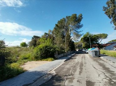 Terreno residencial en venta en Carrer Cedre