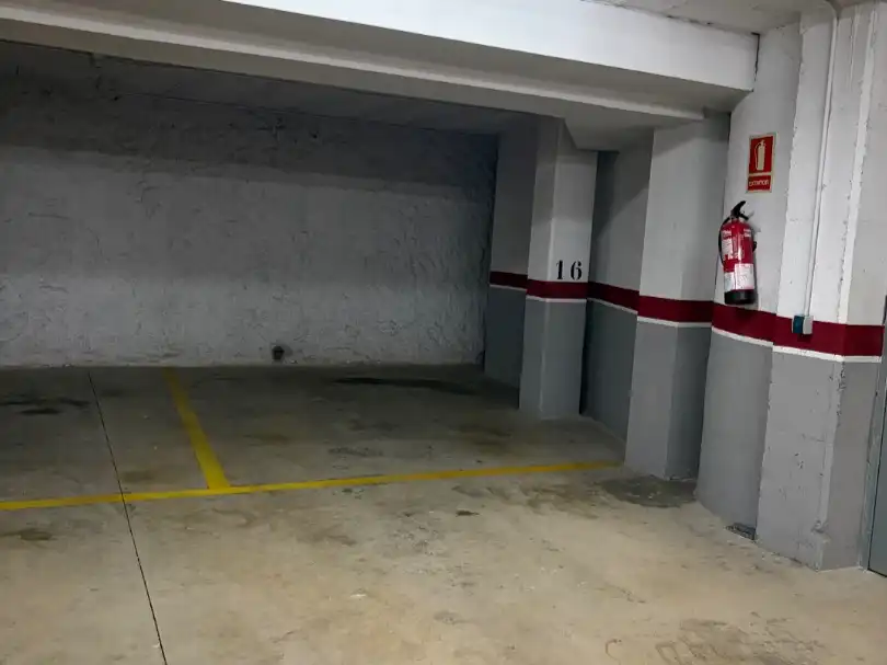 Parkplatz von Garage zur Miete in Esparreguera