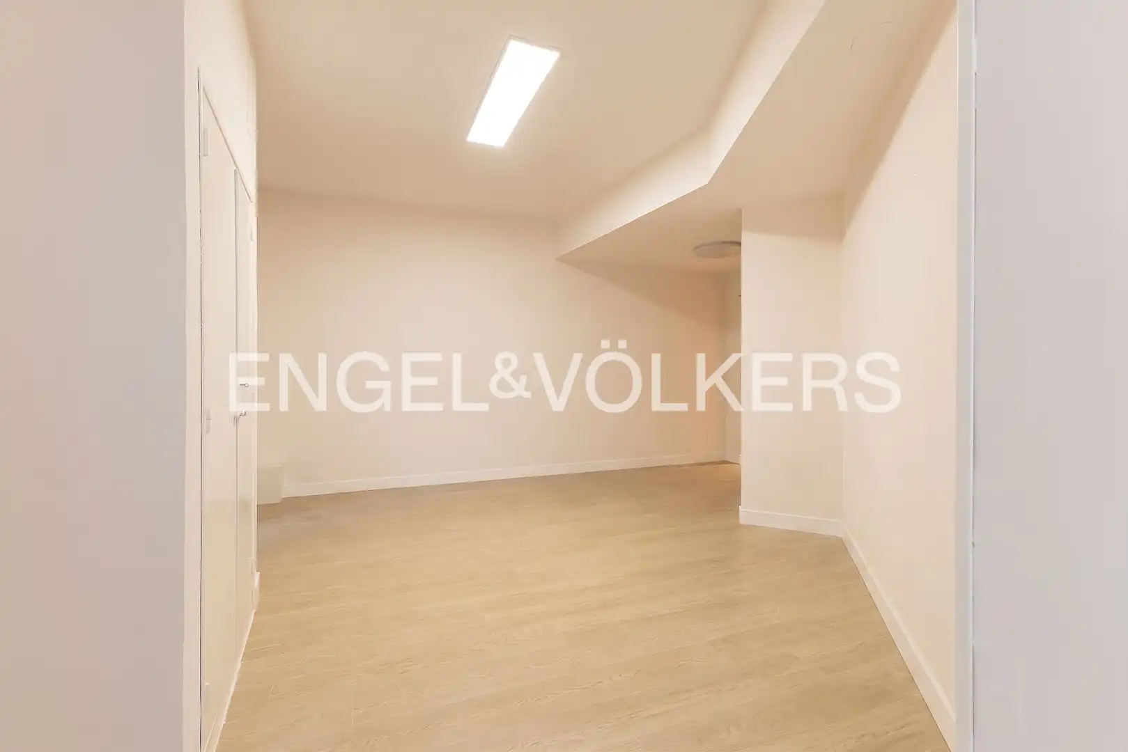 Flat for rent in Madrid  with Air Conditioner, Heating and Balcony