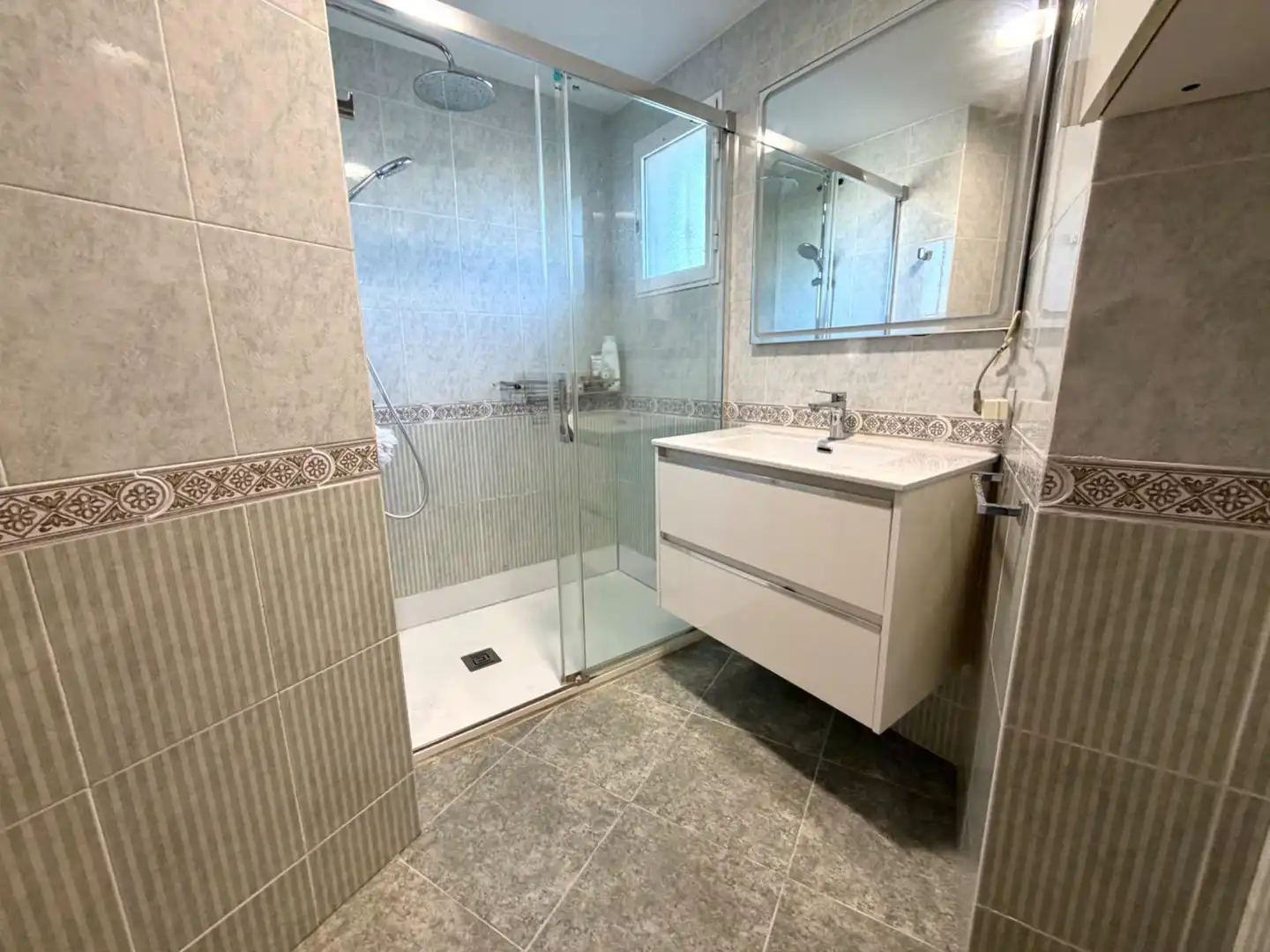 Bathroom of Attic for sale in Burjassot  with Air Conditioner, Heating and Terrace