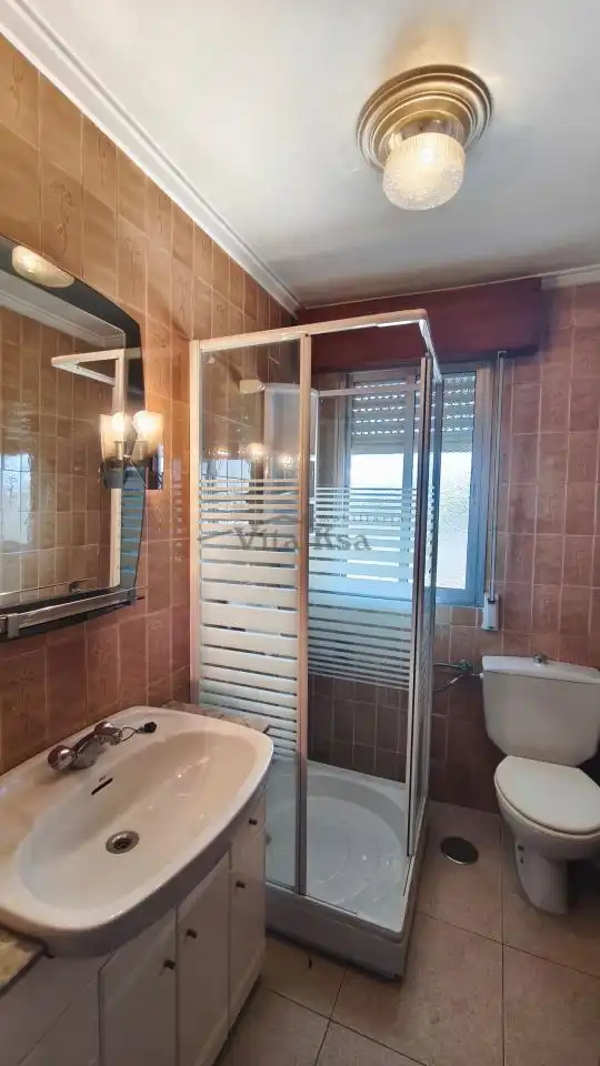 Baño de Casa o chalet en venta en Ourense Capital  con Calefacción, Jardín privado y Terraza